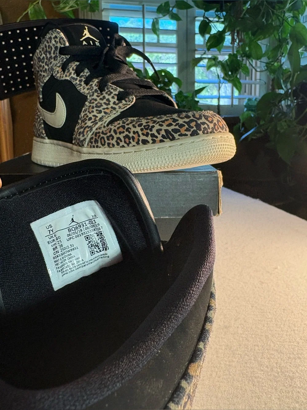 Nike Youth Leopard Print High-Top Sneakers - Black, Cream & Tan size 7Y